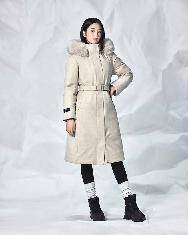 보온력 뛰어난 롱패딩의 충전재도 고려해본다. 네파 제공