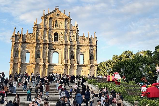 세나도 광장을 대표하는 공간, 성 바울 성당. 사진 정인성 작가(레이스위크)