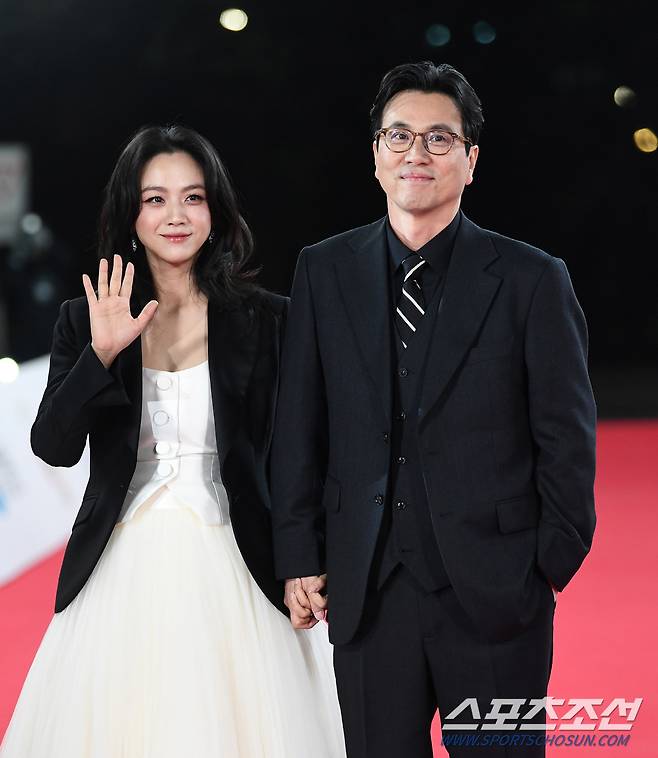 제45회 청룡영화상 시상식이 29일 여의도 KBS홀에서 열렸다. 탕웨이, 김태용 감독이 레드카펫을 빛내고 있다. 정재근 기자 cjg@sportschosun.com/2024.11.29/