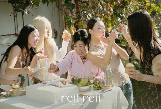 W컨셉은 박막례 할머니의 뷰티 브랜드 ‘례례(reii reii)’를 온라인 단독으로 판매한다고 지난 1일 밝혔다. 사진 W컨셉