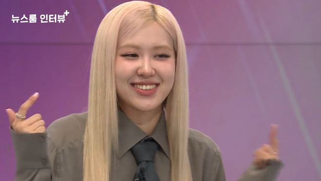 블랙핑크 로제가 JTBC ‘뉴스룸’ 인터뷰를 통해 ‘아파트’ 작업 비하인드를 전했다. ‘뉴스룸’ 방송 화면