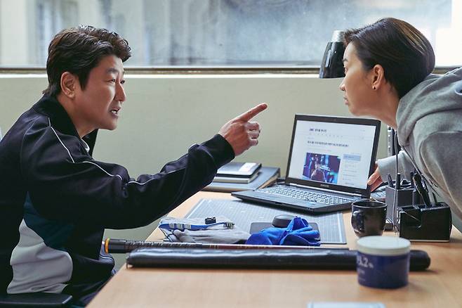 영화 ‘1승’ 송강호, 장윤주. 사진 | ㈜키다리스튜디오, ㈜아티스트유나이티드