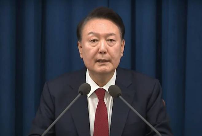 윤석열 대통령이 3일 서울 용산 대통령실 청사에서 긴급 발표를 하고 있다. 사진=KTV 캡처