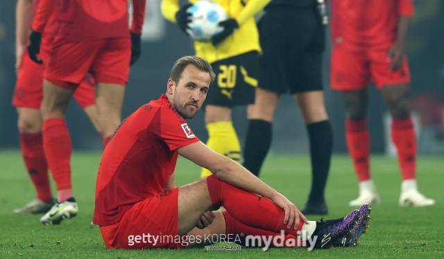 바이에른 뮌헨의 콤파니 감독은 2일 독일 매체 리가인사이더 등을 통해 "케인의 부상 복귀 시점은 말하기 어렵다. 하지만 올해 경기에 나설 가능성은 있다"고 전했다./게티이미지코리아