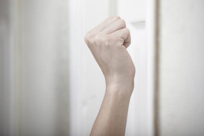 폐경 여성의 손아귀 힘(악력) 저하가 혈당 조절 불량을 의미한다는 국내 연구 결과가 나왔다./사진=클립아트코리아