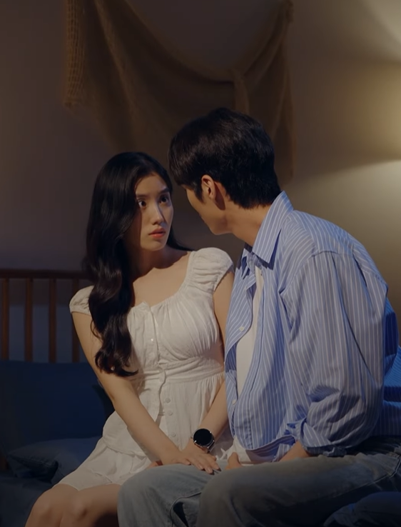 숏폼 드라마 ‘해야만 하는 쉐어하우스’에서 주인공이 전 남자친구와 대화하는 모습. 장면 캡처