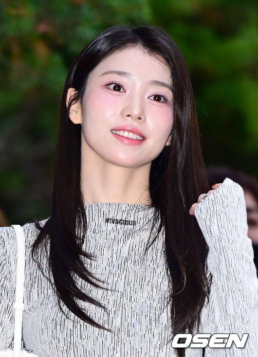 [OSEN=김성락 기자] 1일 오전 서울 영등포구 여의도동 KBS 신관에서 KBS 2TV ‘뮤직뱅크’ 리허설이 진행됐다.뮤직뱅크는 KBS2TV 매주 금요일 오후 문상민과 민주의 진행으로 방송된다.케플러 샤오팅이 포즈를 취하고 있다. 2024.11.01 / ksl0919@osen.co.kr