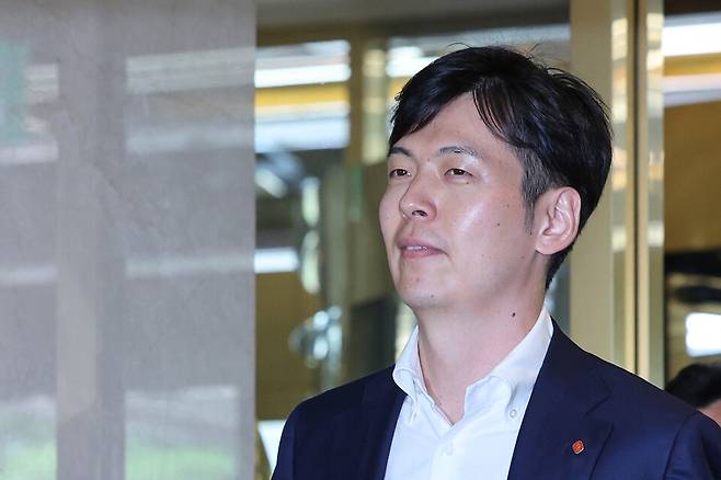 신유열 롯데지주 전무(현 부사장)가 지난 7월19일 서울 송파구 롯데호텔월드에서 열린 롯데그룹 하반기 사장단 회의에 참석하고 있다. ⓒ연합뉴스