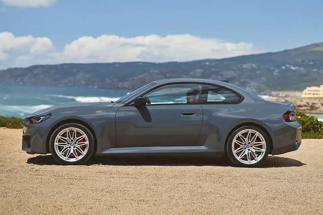 BMW 신형 M2 측면