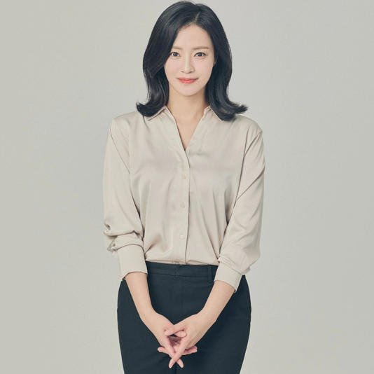 새 프로필사진을 공개한 아나운서 정인영