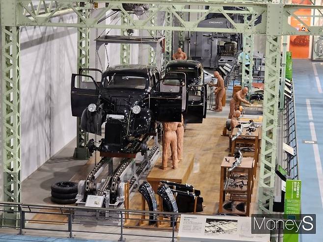 자동차관에서 히스토리를 살펴본 뒤 계단을 내려오면 개발 기술에 대한 전시를 볼 수 있다. /사진=박찬규 기자