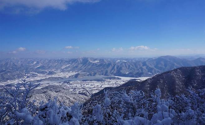 숨겨진 겨울산, 완주 모악산 눈꽃산행 가는 법 | 불사조여행단