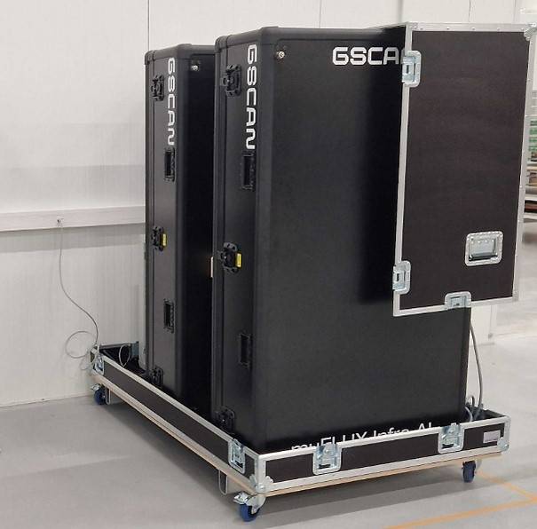 에스토니아 기업 ‘지스캔’이 개발한 뮤온 감지기. 스포츠유틸리티차량(SUV)에 실릴 정도의 덩치여서 간편한 이동이 가능하다. 지스캔 제공