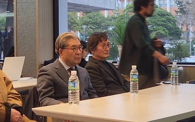 오늘(9일) 제주 제작발표회에 참석한 영화 '내 이름은' 정지영 감독(사진, 가운데). (신동원 기자)