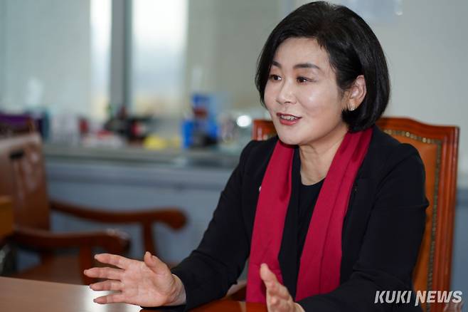 김희정 국민의힘 의원이 지난 2일 국회 본관에서 쿠키뉴스와 인터뷰를 진행하고 있다. 사진=유희태 기자