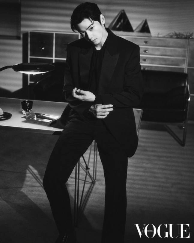 가수 겸 배우 차은우 화보. 보그.