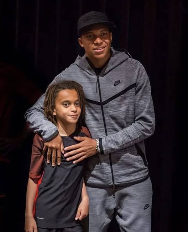 출처=에단 음바페 SNS