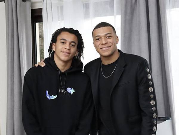 출처=에단 음바페 SNS