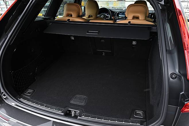 볼보 XC60 B6 AWD 울트라. 사진 김학수 기자