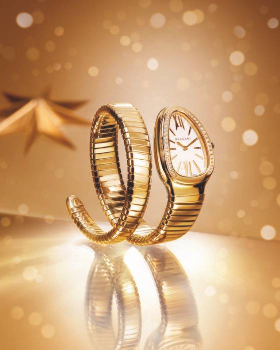 불멸의 상징 뱀을 현대적으로 재해석한 불가리 세르펜티 투보가스 워치. 2024 홀리데이 시즌 캠페인으로 다시 한번 조명됐다. [사진 불가리]