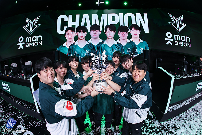 케스파컵서 우승을 차지한 OK 저축은행 브리온.