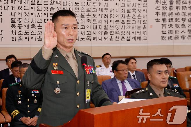 임성근 전 해병대 1사단장(왼쪽)과 박정훈 전 해병대수사단장. 2024.7.19/뉴스1 ⓒ News1 안은나 기자
