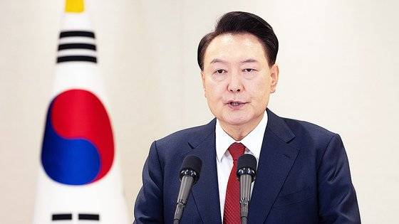 윤석열 대통령이 12일 용산 대통령실에서 대국민 담화를 하고 있다. 대통령실