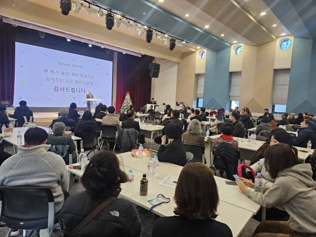 숭실대 소그룹채플 멘토들이 12일 감사예배에서 참석하고 있는 모습.