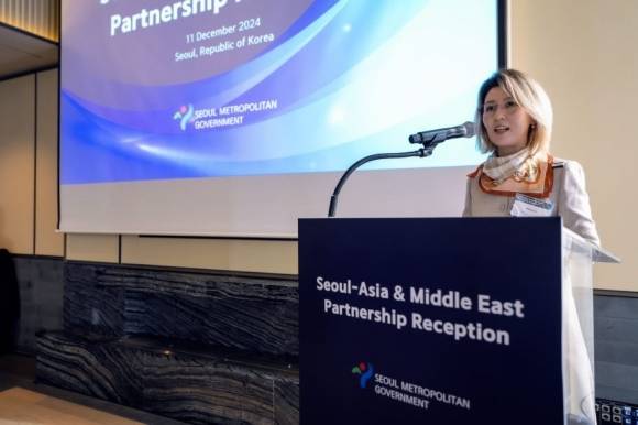 지난 11일 ‘서남아·중앙아·중동지역 외교관 초청 서울시 정책설명회’에 참석해 축사중인 아이수루 의원