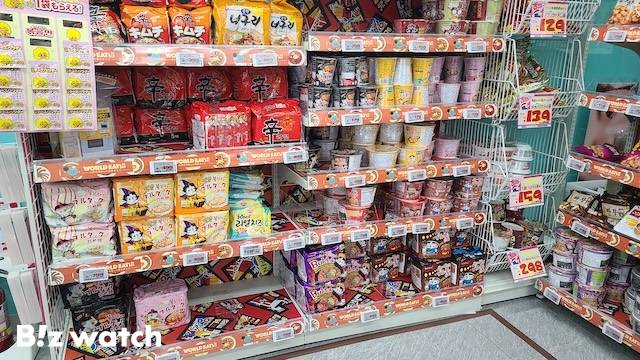 후쿠오카의 돈키호테 매장에 삼양식품 제품이 놓여있다. / 사진=김지우 기자 zuzu@