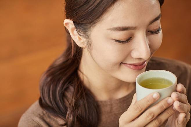 녹차는 편두통을 완화하는 데 좋은 음료 중 하나로 꼽힌다. [사진=게티이미지뱅크]