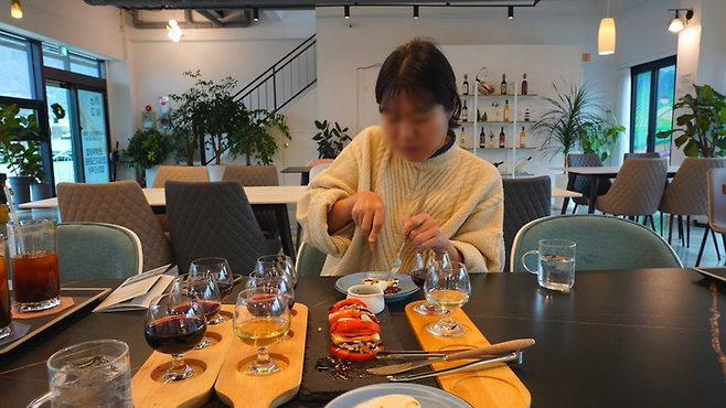 덕유와이너리 시음/사진=류한나래 여행+ PD