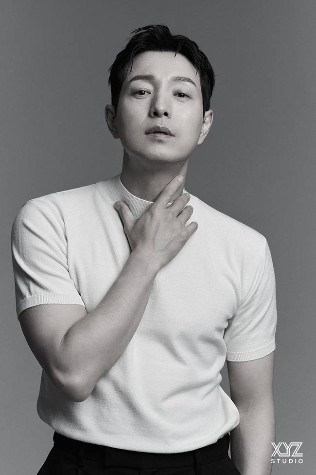 엑스와이지 스튜디오 제공
