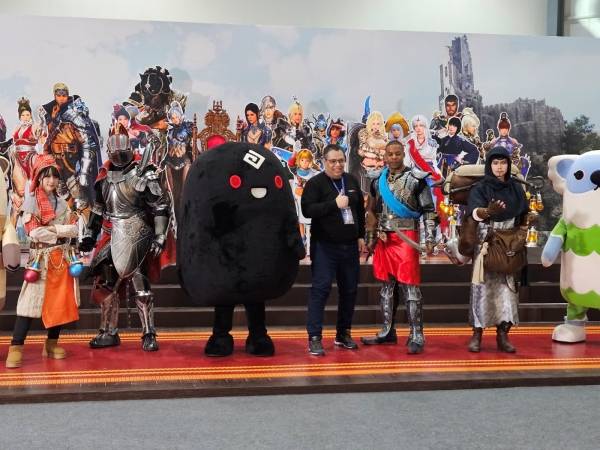 - 하사신 코스프레 퀄리티가 미쳤다