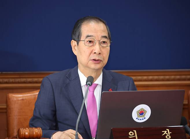 한덕수 국무총리가 지난 10일 서울 종로구 정부서울청사에서 열린 국무회의에서 발언하고 있다. ⓒ연합뉴스