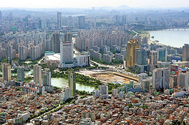 잠실주공아파트 재건축 후 모습. 롯데타워 착공 전이다. 2008년 [연합뉴스 자료사진]