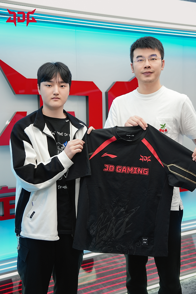 징동 게이밍에 입단한 '페이즈' 김수환(사진=징동 게이밍)