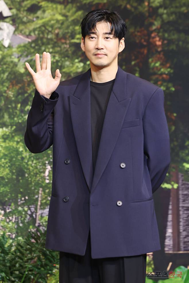 넷플릭스 시리즈 '아무도 없는 숲속에서' 제작발표회에 참석한 배우 윤계상. ⓒ이혜영 기자 lhy@hankooki.com