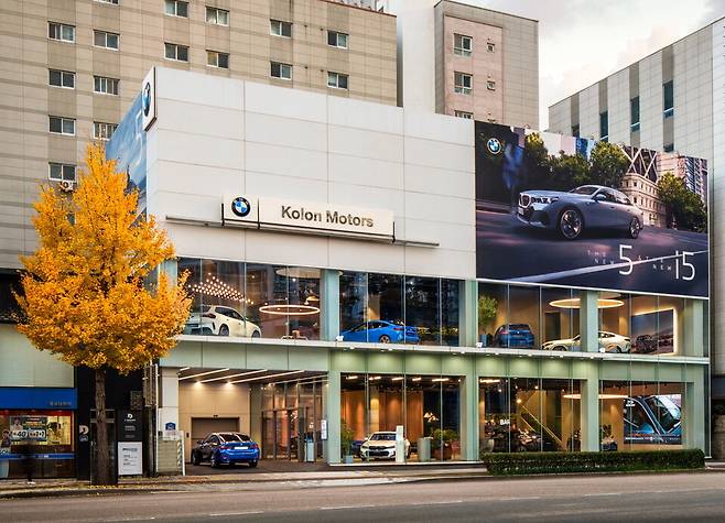 사진 : BMW 코오롱 모터스 부산 전시장