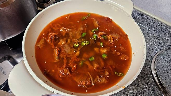 20241215_174123.jpg 저녁 전치찌개에 한잔