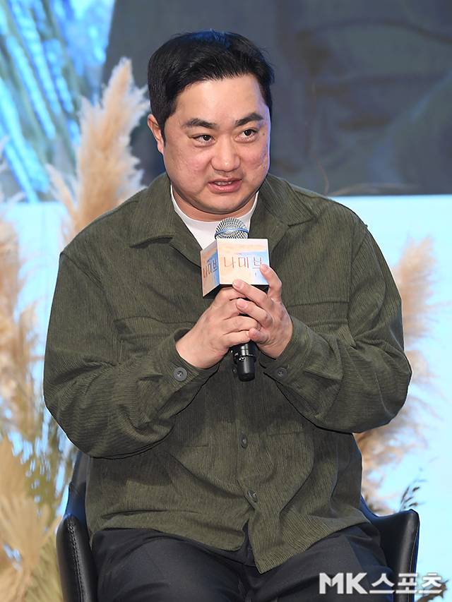 16일 오후 서울 신도림 디큐브시티 더 세인트 그랜드볼룸에서 지니 TV 오리지널 드라마 ‘나미브’ 제작발표회가 진행됐다. 이날 제작보고회에는 강민구 감독을 비롯해 려운, 윤상현, 이진우가 참석했으며, 주연 배우 고현정은 갑작스러운 건강 악화로 불참했다. / 사진 = 천정환 기자