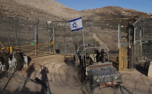 골란고원 완충지대에 군대를 투입한 이스라엘군. 신화 연합뉴스