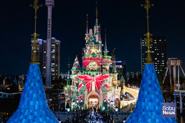 크리스마스 시즌 맵핑 '크리스마스 판타지아' ⓒ롯데월드