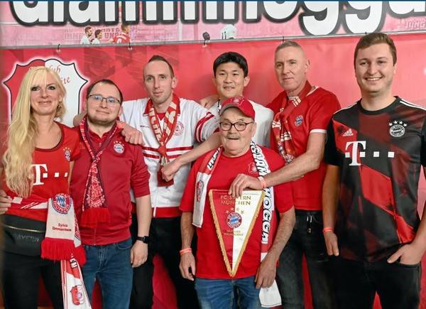 김민재(바이에른뮌헨)와 팬클럽. '아우크스부르거 알게마이네' 캡처