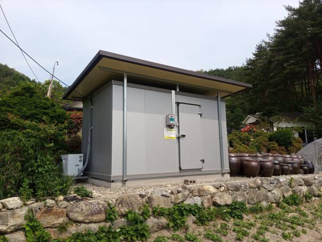 ▲양양군이 내년부터 연면적 10.56㎡ 이하의 소규모 농산물 저온저장고 설치에 대해 신고 의무를 면제하여, 농가 부담이 크게 완화될 것으로 기대된다. ⓒ양양군