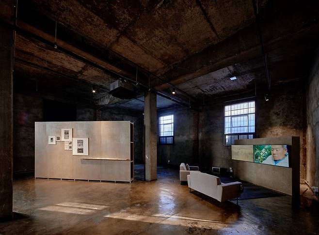 An installation view of “Walking Korea: Cut Pieces" at the WilloW in Seoul (Courtesy of Out of Eden Walk Non-profit, The WilloW)