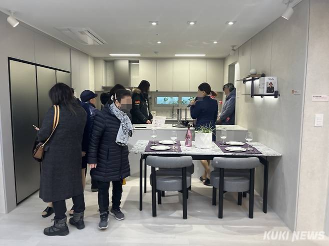 20일 서울 상봉터미널에 들어서는 ‘더샵 퍼스트월드 서울’ 견본주택 59㎡ 모습.&nbsp;사진=조유정 기자