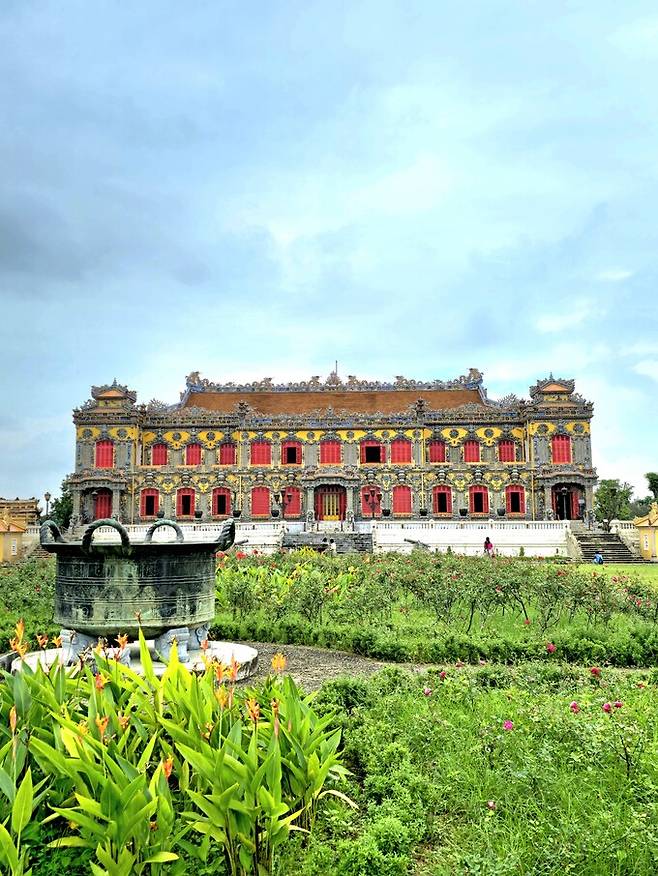 후에성 끼엔쭝궁.