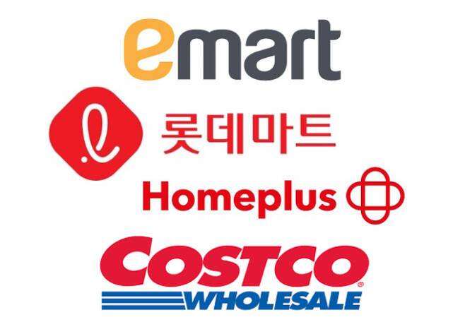 이마트·롯데마트·홈플러스‧코스트코 등 대형마트 4사가 이번 주에도 특색 있는 대규모 할인 행사를 준비했다. 크리스마스를 앞둔 주말, 대형마트들이 연말 먹거리 할인전을 진행한다. 올 크리스마스는 장기화된 고물가에 소비가 침체된 데다 탄핵정국으로 어수선한 가운데, 대형마트들은 한우 등 육류와 제철 과일 등 할인행사에 주력하고 있다. 특히, 다가오는 설 연휴를 대비해 선물세트 사전예약 할인판매 행사를 이어간다. &nbsp;대형마트 휴무일? 이마트·롯데마트·홈플러스‧코스트코 등 마트 휴일, 쉬는날 ©bnt뉴스