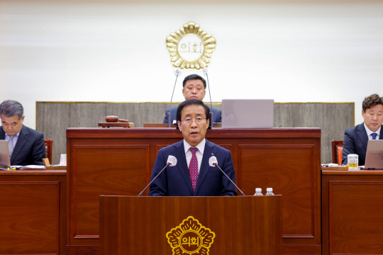 김문근 단양군수가 시정연설을 하고 있다. 사진=단양군 제공